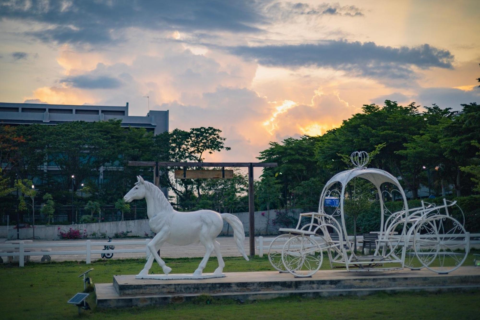 The Cavalli Casa Resort Аюттхая Экстерьер фото
